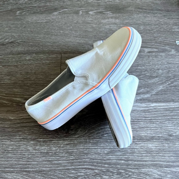 Keds Shoes - Keds / Women’s / Size 9 / White w/ Orange + Blue Trims